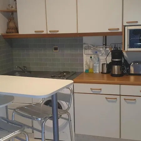 Joli Et Spacieux Avec Garage Au Bord De Fréjus