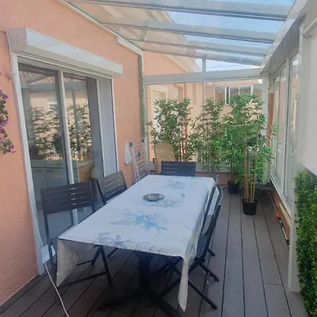 Appartement Joli Et Spacieux Avec Garage Au Bord De *