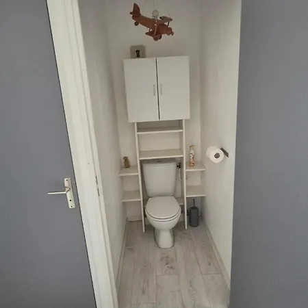 Joli Et Spacieux Avec Garage Au Bord De شقة Fréjus