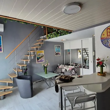 Joli Et Spacieux Avec Garage Au Bord De *